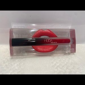 Huda Beauty Lipstick